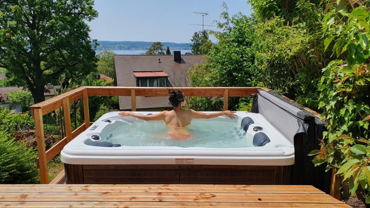 Ferienhaus Wellnesshuette Mit Aussenwhirlpool Und Herrlichem See-Und Alpenblick Uberlingen Eksteriør bilde
